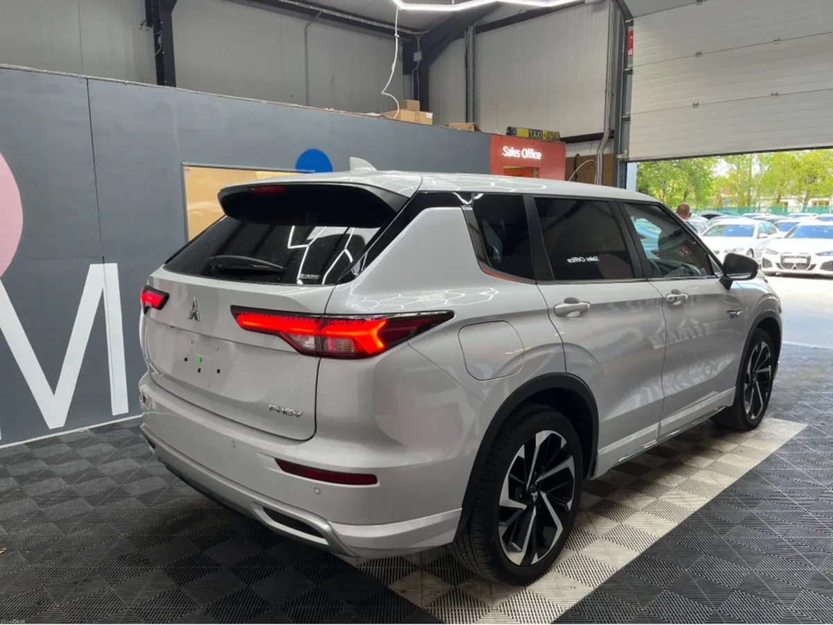 Mitsubishi Outlander 2024 MITSUBISHI OUTLANDER G 4 - Image 2