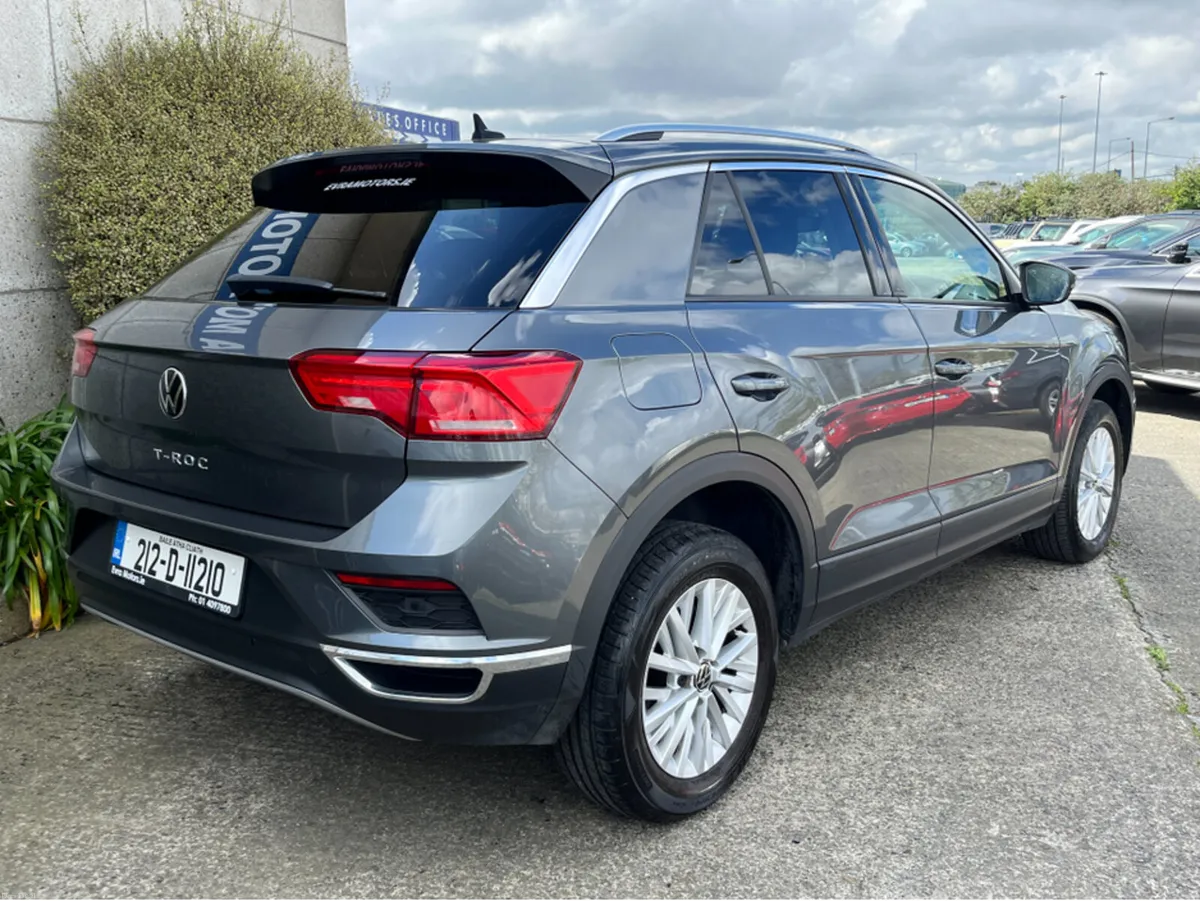 Volkswagen T-Roc DESIGN 1.0 TSI MANUAL PETROL //RE - Image 4
