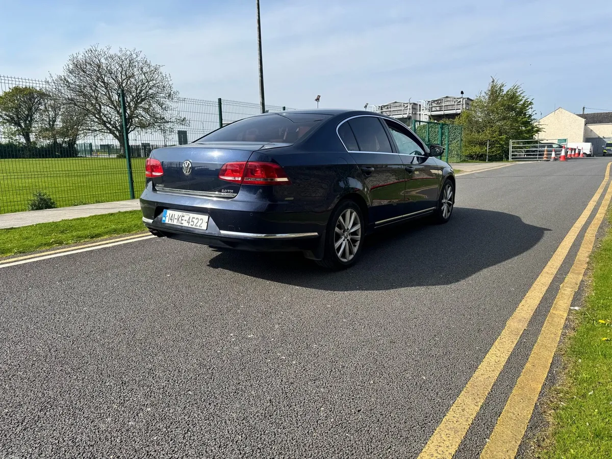 VW PASSAT 2.0 TDI - AUTO - EXECUTIVE BMT - NCT&TAX - Image 4