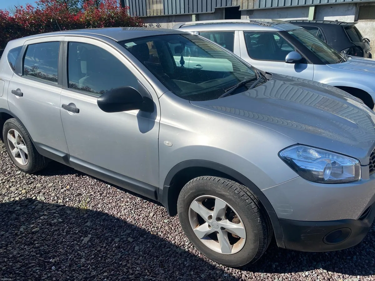 Nissan Quaschai Auto petrol - Image 4