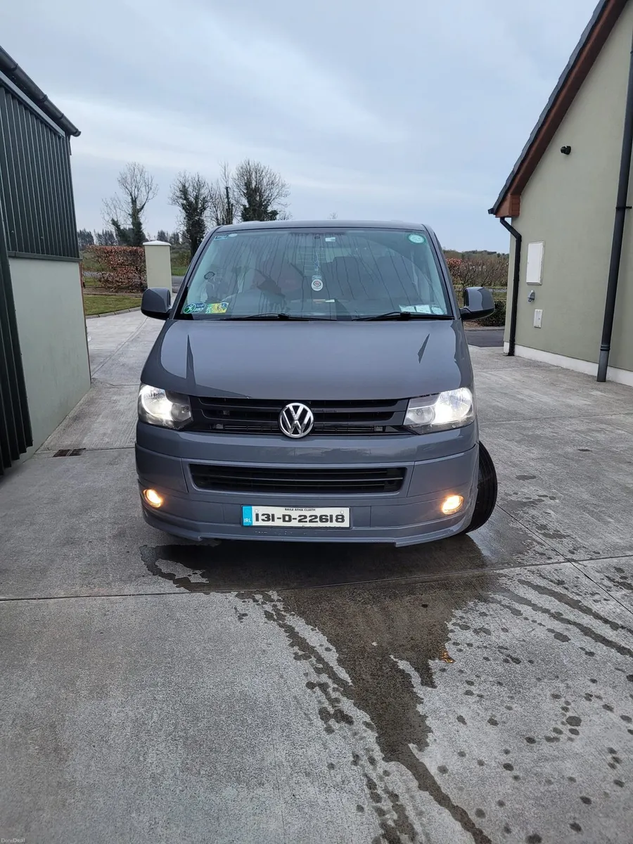 131 Volkswagen Transporter Shuttle - Image 2