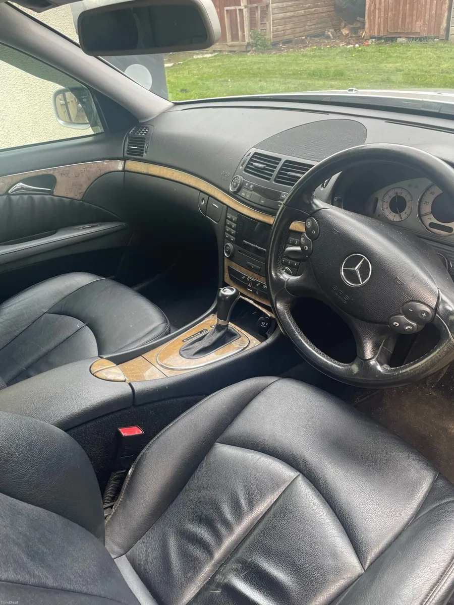 Mercedes Benz - Image 3