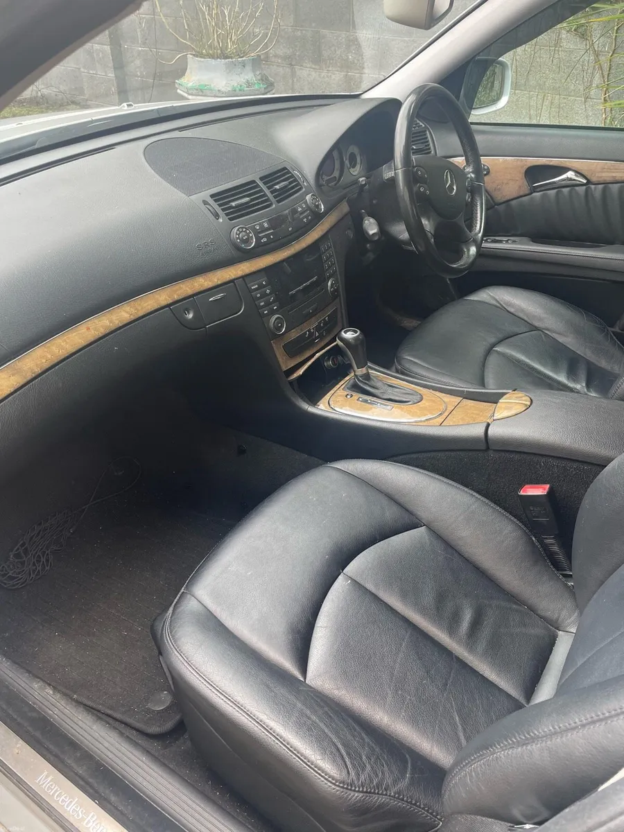 Mercedes Benz - Image 4