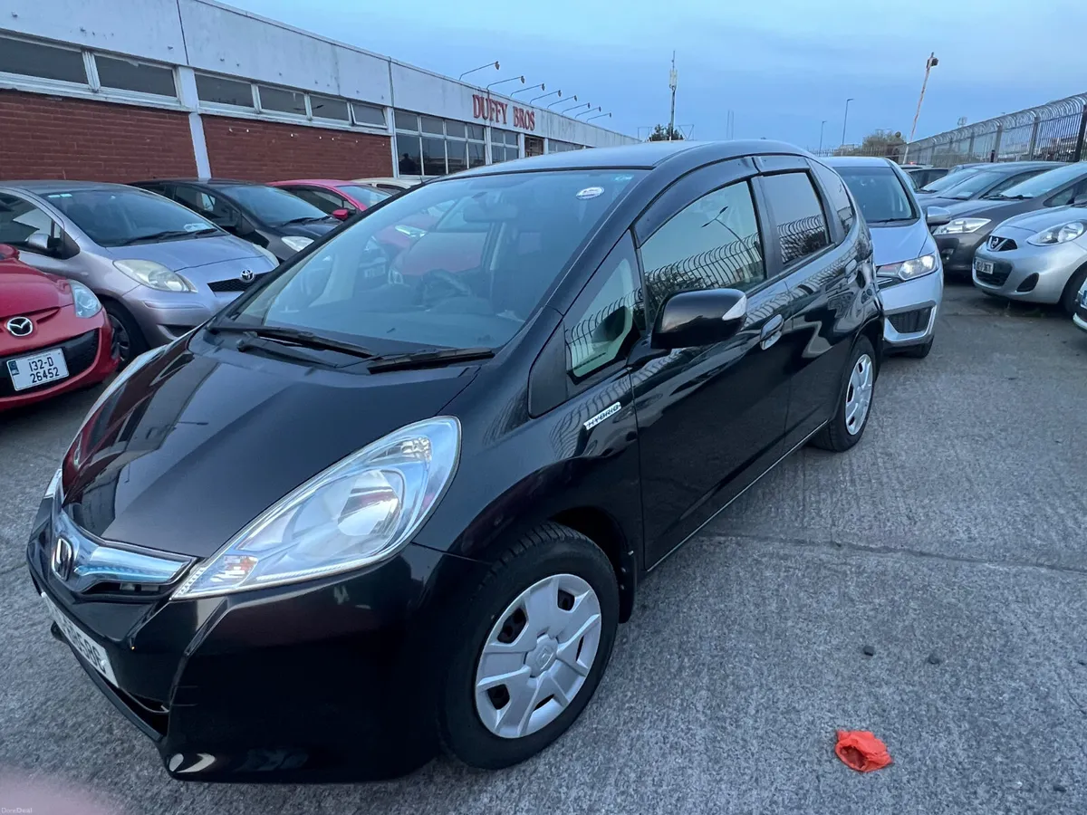Honda Fit 2012 Automatic/ New Nct/ warranty - Image 1