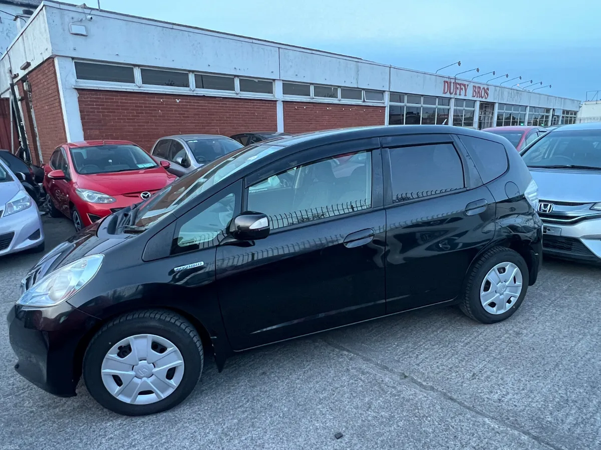 Honda Fit 2012 Automatic/ New Nct/ warranty - Image 4