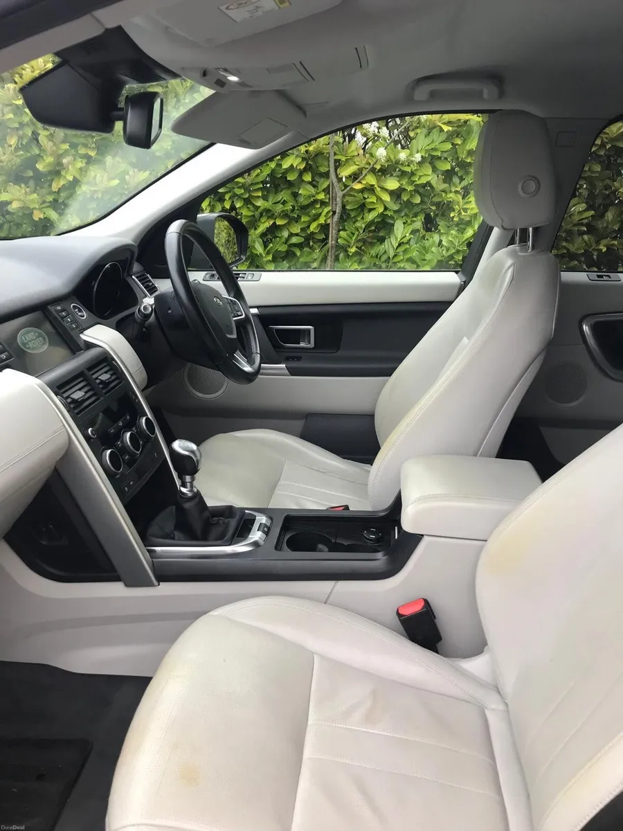 Land Rover Discovery Sport 2019 - Image 4