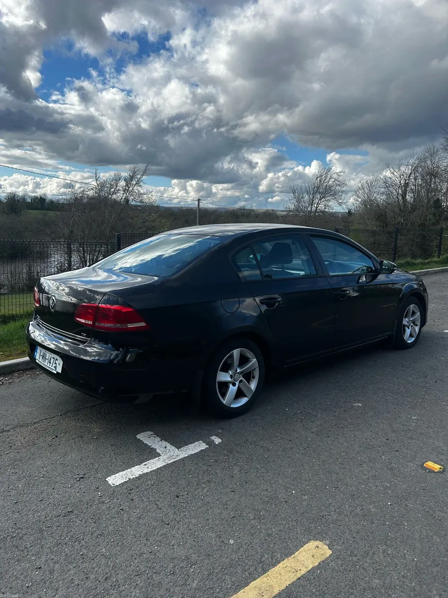 Volkswagen Passat - Image 4