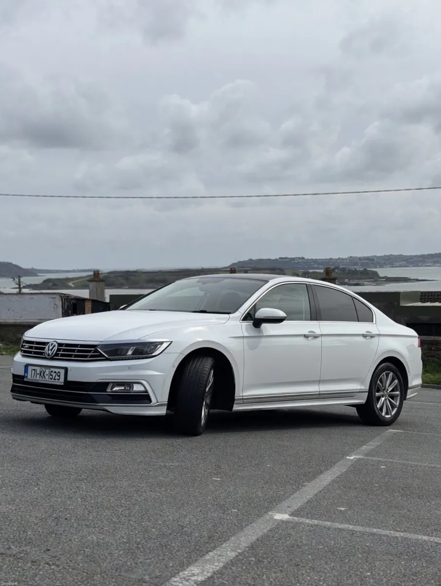 2017 VW Passat R-Line BlueMotion - Image 3