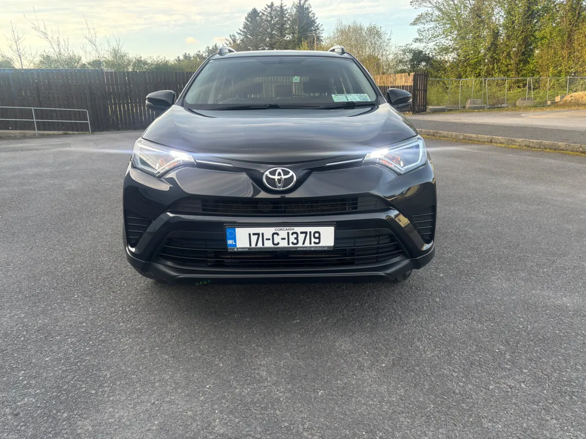 Toyota RAV4 2017 - Image 2