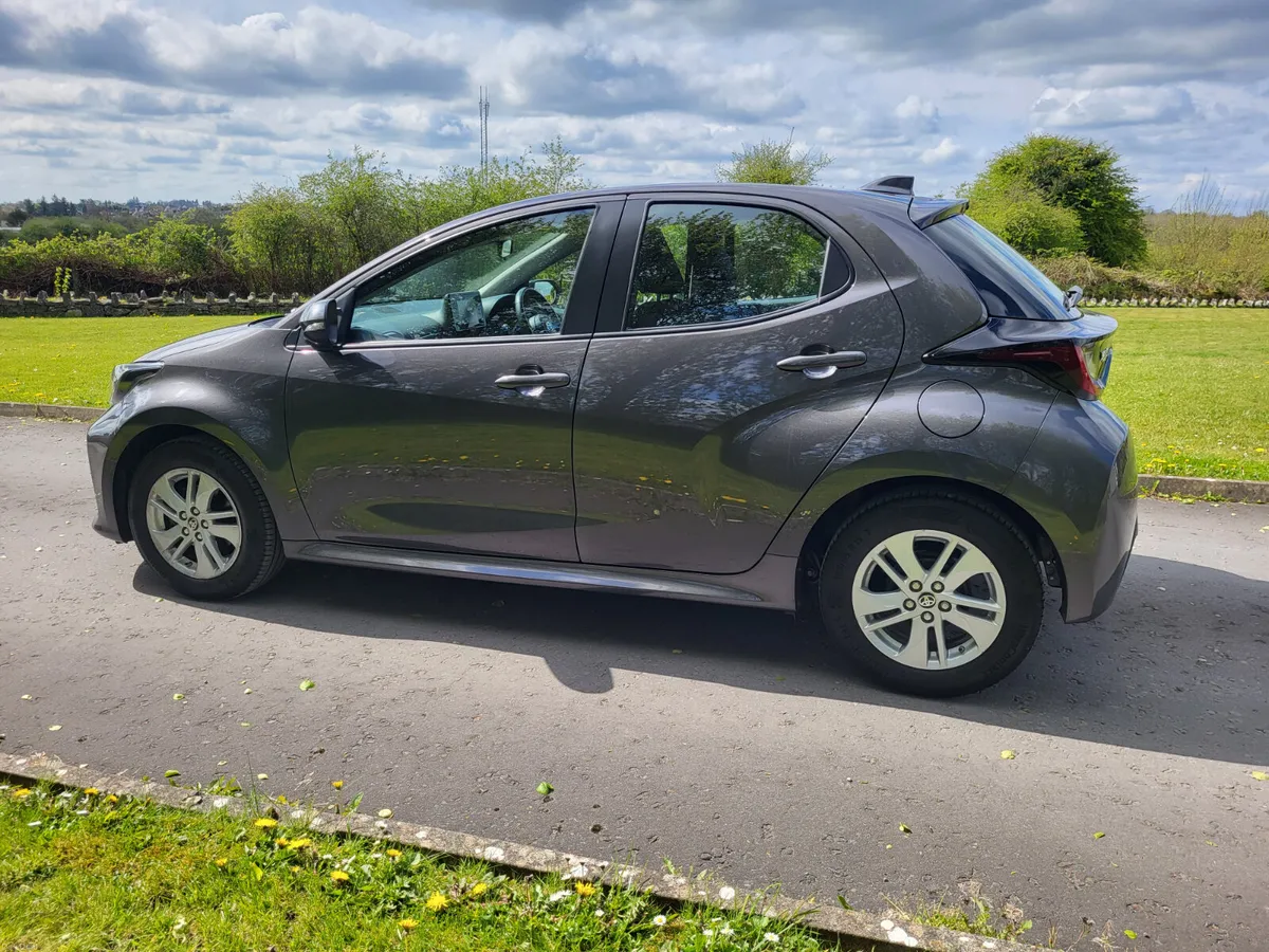 Toyota Yaris 2021  1.L petrol - Image 4