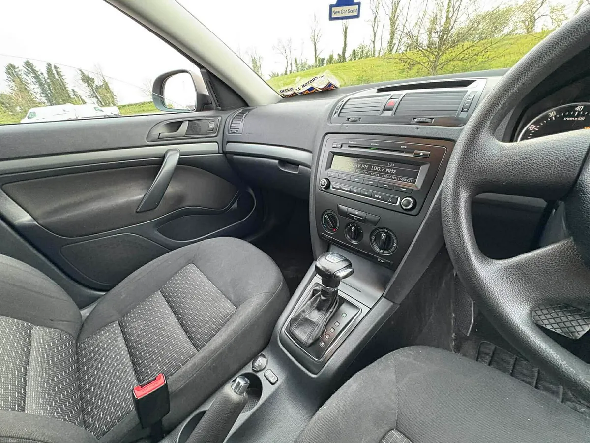 2013 AUTOMATIC Skoda Octavia Nct'd - Image 4