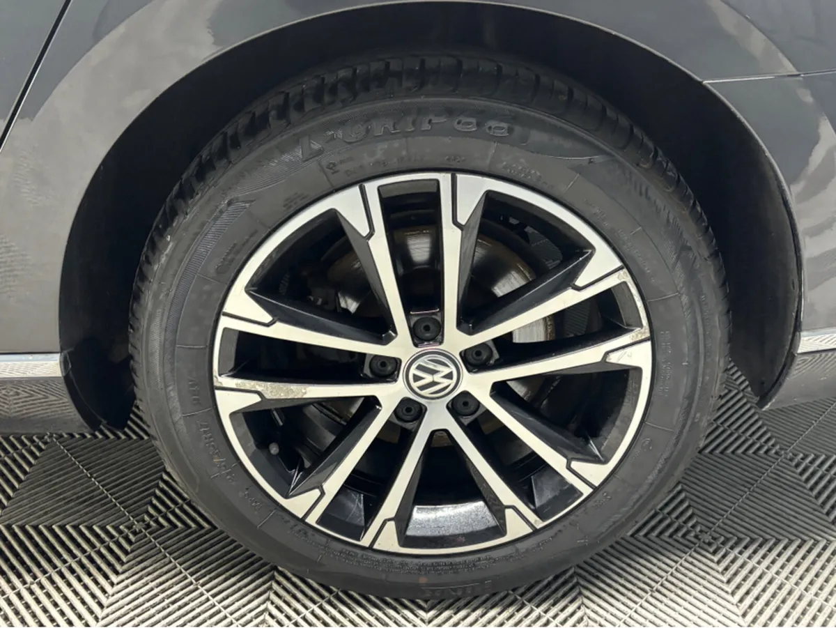 Volkswagen Passat HIGHLINE 2.0 TDI MANUAL 6SPEED F - Image 3