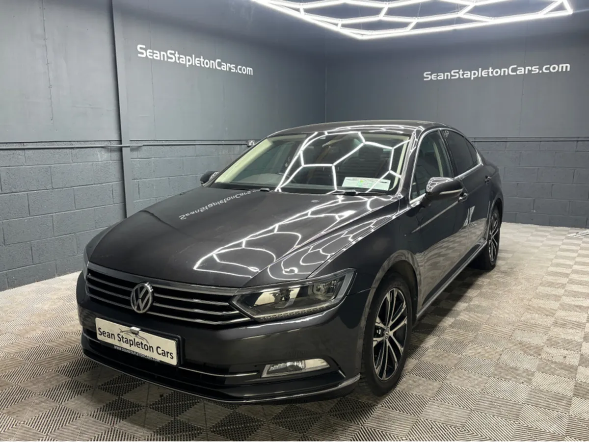 Volkswagen Passat HIGHLINE 2.0 TDI MANUAL 6SPEED F - Image 1