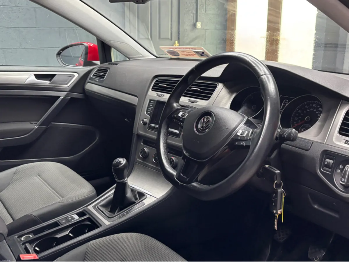 Volkswagen Golf 1.6 TDI MATCH BLUEMOTION 105PS 5 5 - Image 3