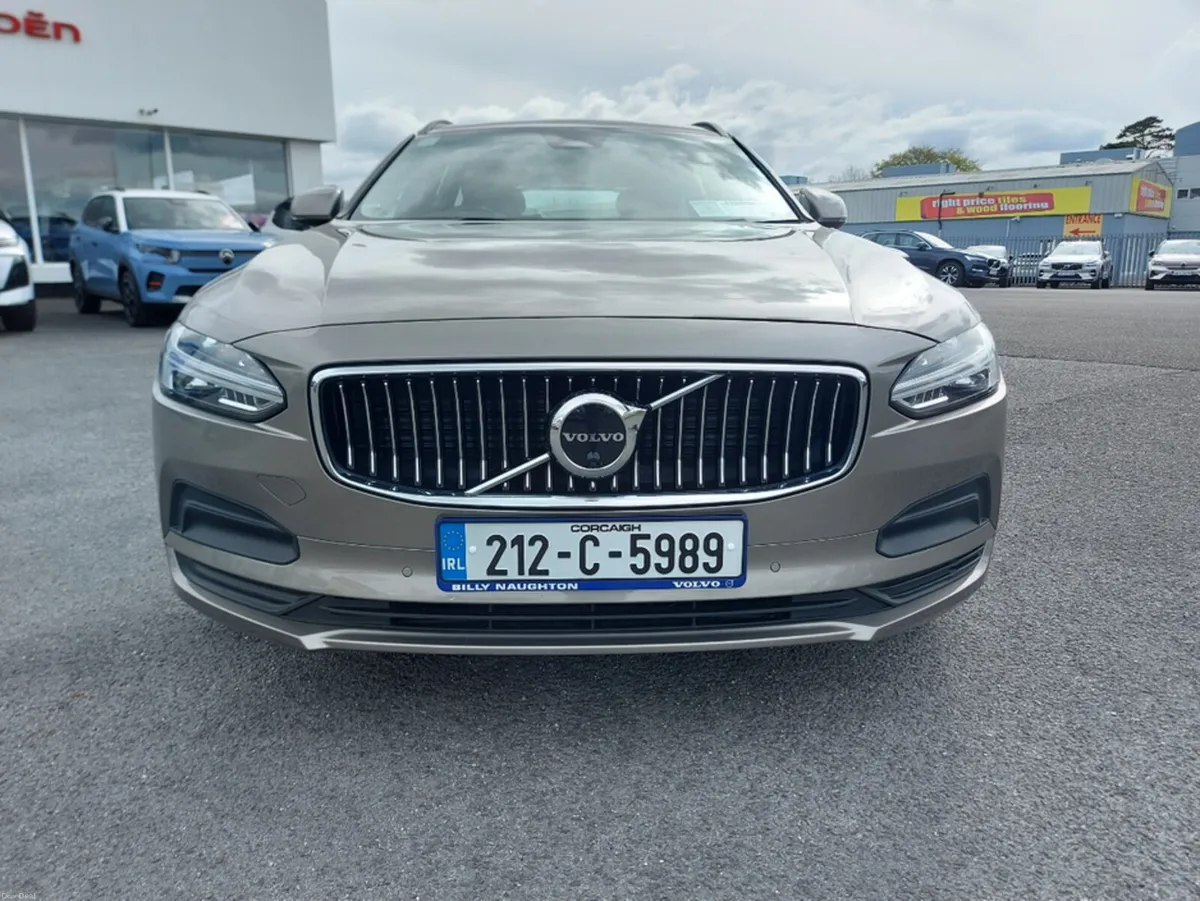 Volvo V90 B4 MOMENTUM AT 5DR AUTO - Image 4