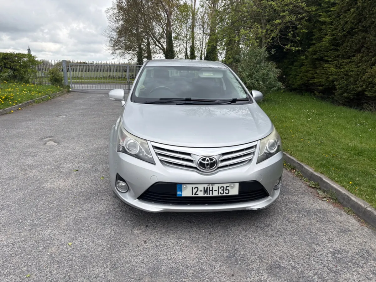 Toyota Avensis 2.0 D-4D AURA 4DR - Image 3