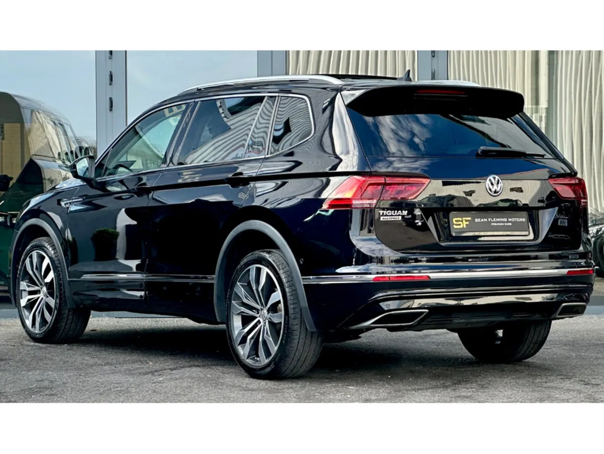 Volkswagen Tiguan *HIGH SPEC* R LINE / AUTO / BEIG - Image 3