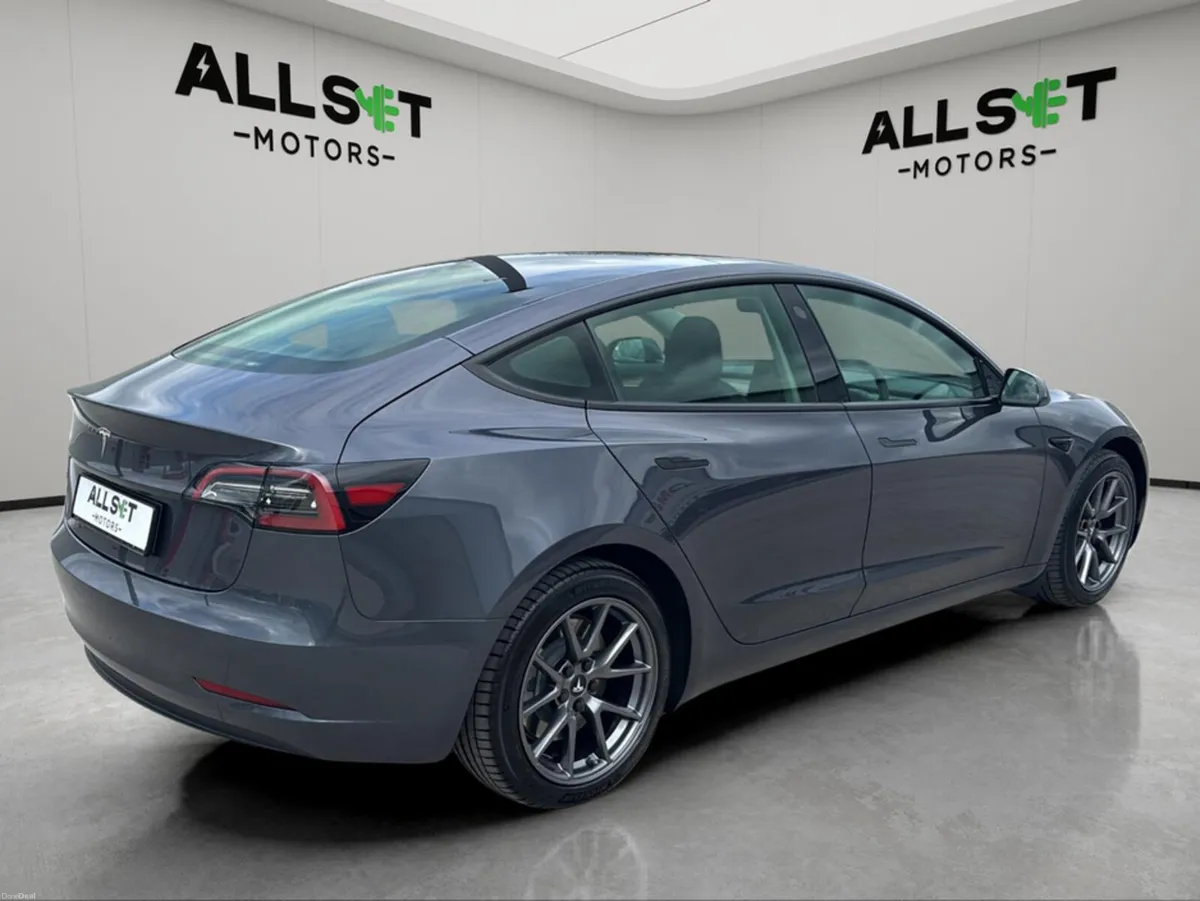 Tesla Model 3 STANDARD RANGE + - Image 3