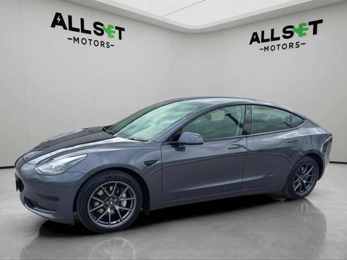 Tesla Model 3 STANDARD RANGE + - Image 4