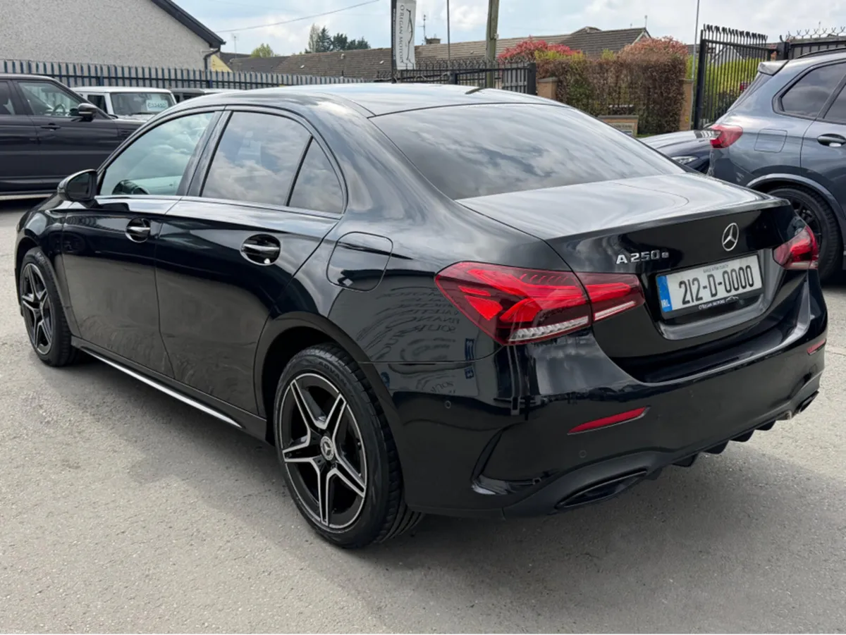 Mercedes-Benz A-Class (212) A250E AMG-LINE EXECUTI - Image 6