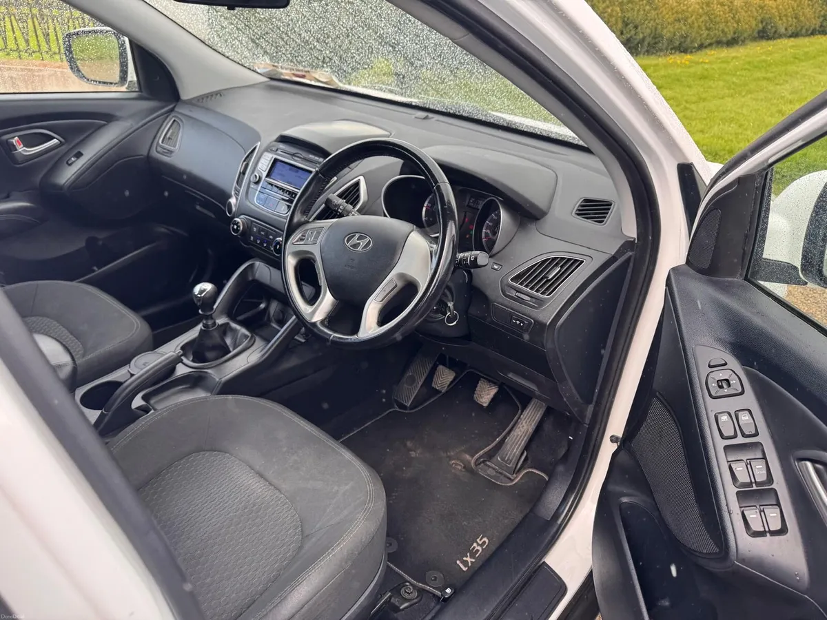 Hyundai ix35 (low mileage) - Image 3