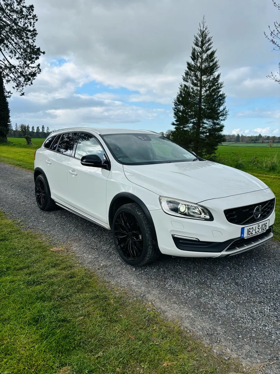 Volvo V60 Cross Country - Image 3