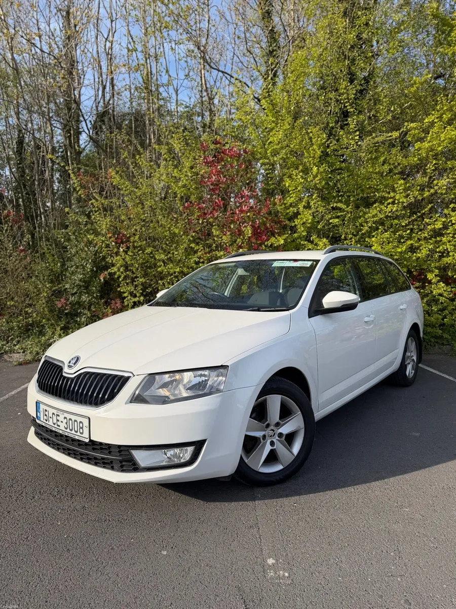 2015 Skoda Octavia estate business - Image 2