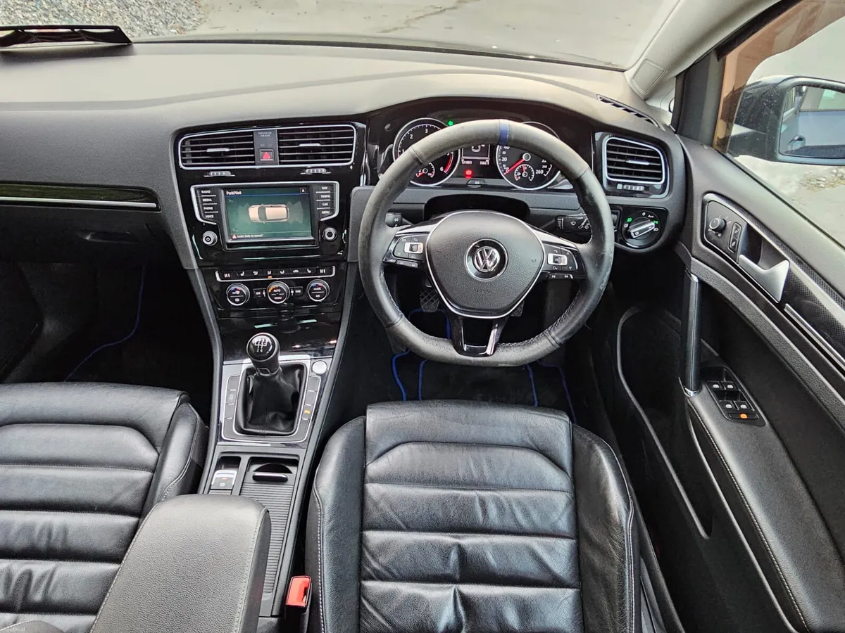 Volkswagen Golf 2017 diesel Highline €8990 - Image 1