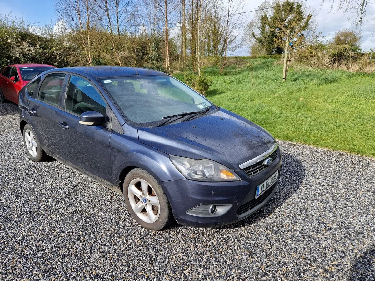 Ford Focus 2010 - Image 2