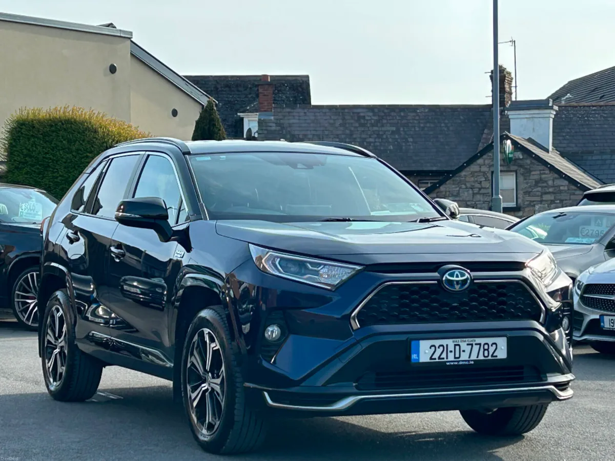 Toyota RAV4 RAV4 PLUG IN HYBRID SPORT *HIGH SPEC* - Image 3