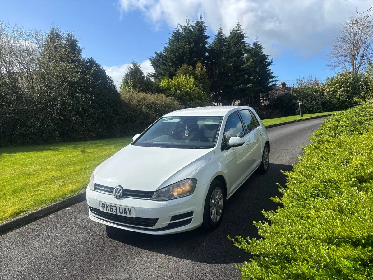2013 vw golf 1.6 Tdi bluemotion £20 year tax - Image 1