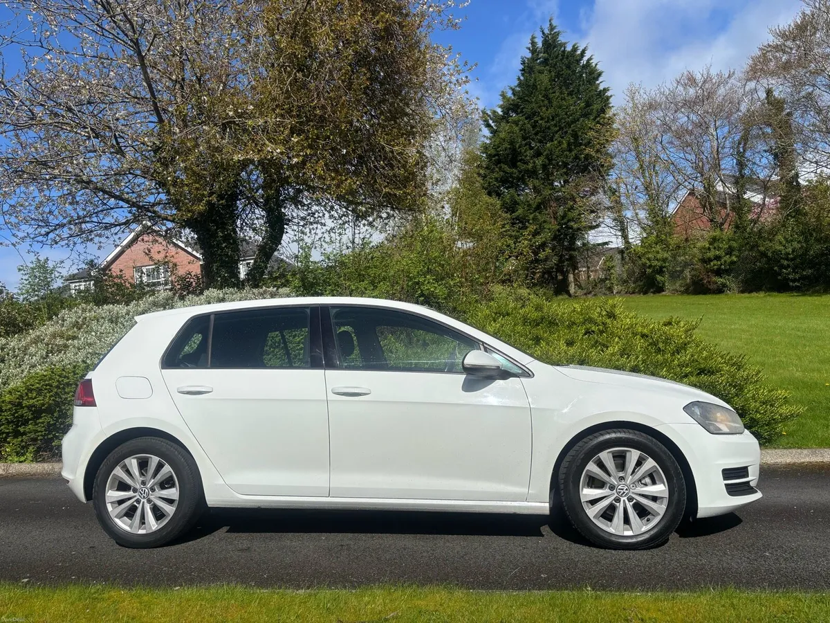 2013 vw golf 1.6 Tdi bluemotion £20 year tax - Image 3