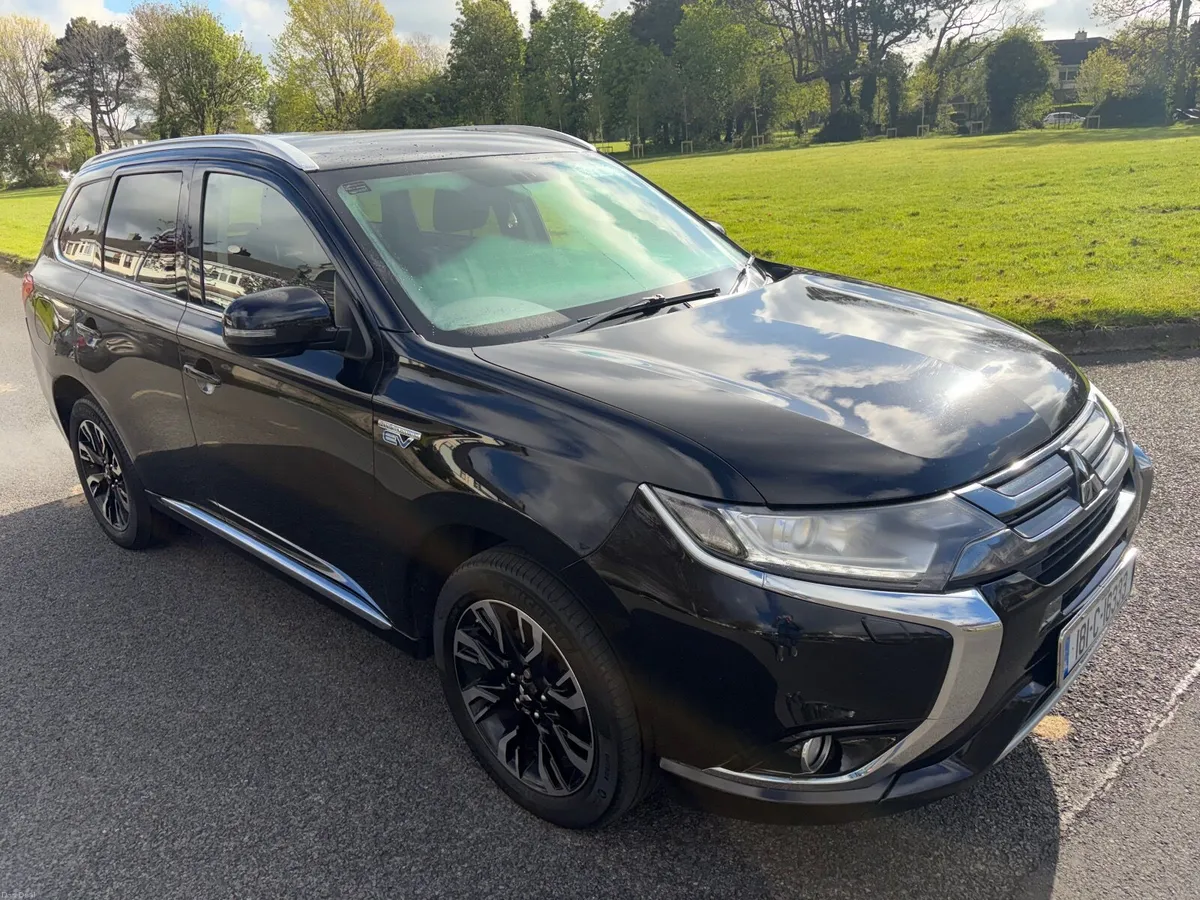 Mitsubishi Outlander 2018 NCT 12/26 - Image 1