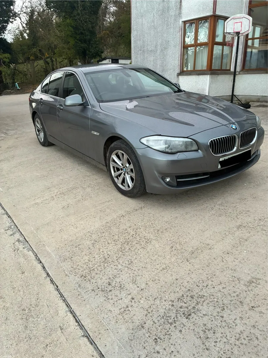 BMW 520d - Image 1