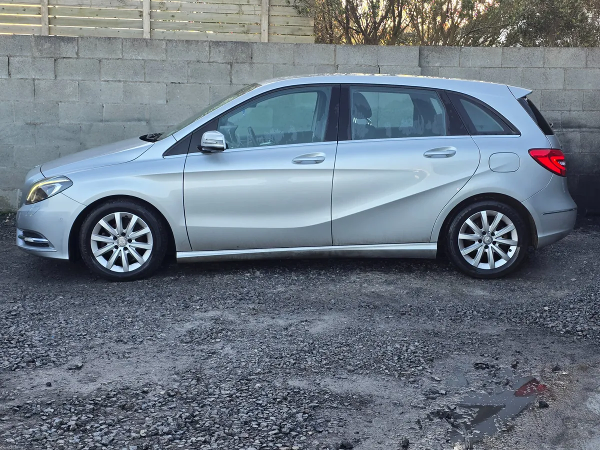 Mercedes-Benz B-Class 2014 automatic €7990 - Image 1