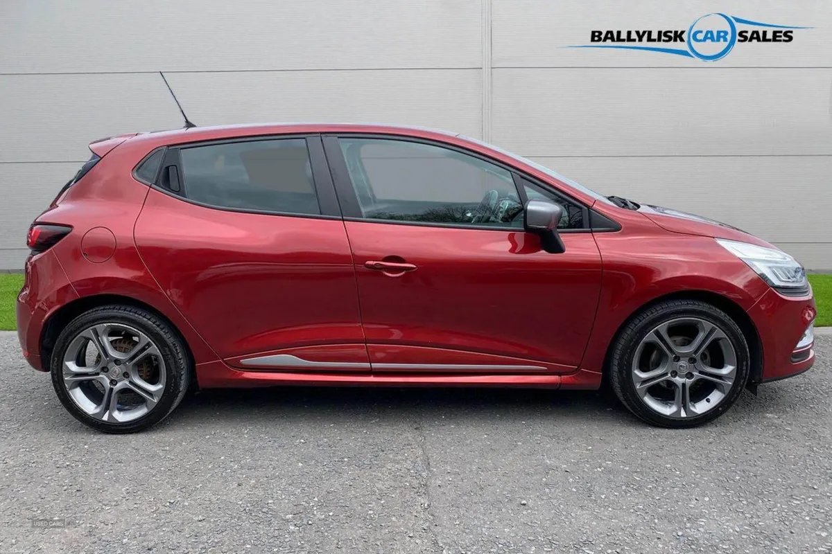 Renault Clio 0.9 TCe 90PS GT Line in Red with 57K - Image 3