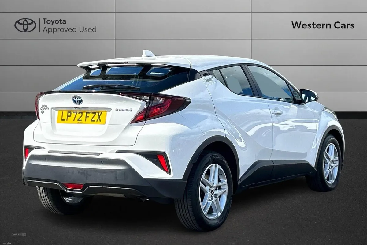 Toyota C-HR 1.8 VVT-h Icon CVT Euro 6 (s/s) 5dr - Image 2