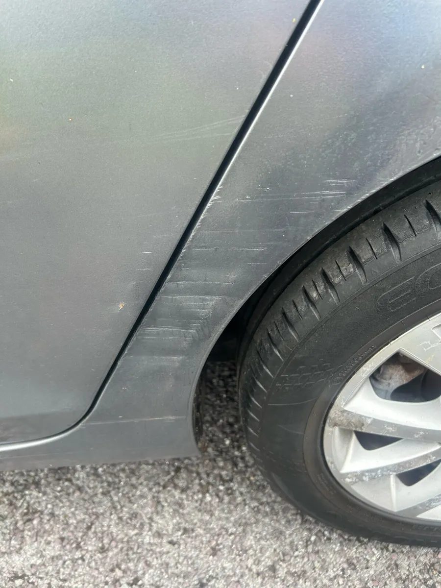 2012 VW GOLF 1.2 tsi. 6speed - Image 1