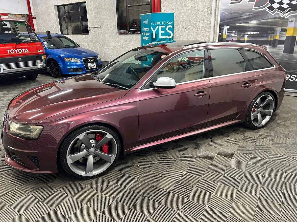 𝗔𝗨𝗗𝗜 𝗥𝗦𝟰 𝗔𝗩𝗔𝗡𝗧 𝟰.𝟮 𝗩𝟴 𝟮𝟬𝟭𝟲 - Image 4