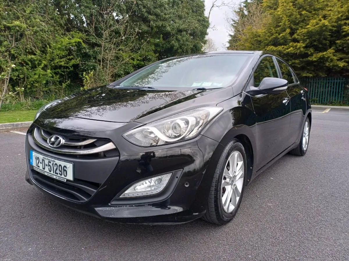 Hyundai i30 1.6 CRDI STYLE BLUE DRIVE 5D HATCHBACK - Image 1