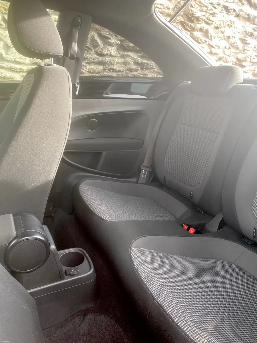 Volkswagen Beetle 2016 - Image 3