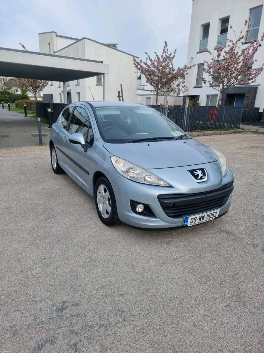 Peugeot 207 1.4 petrol - Image 1