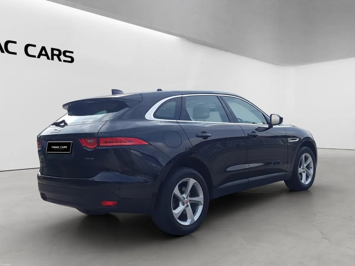 JAGUAR F-PACE CHEQUERED FLAG EDITION 2020 - Image 4