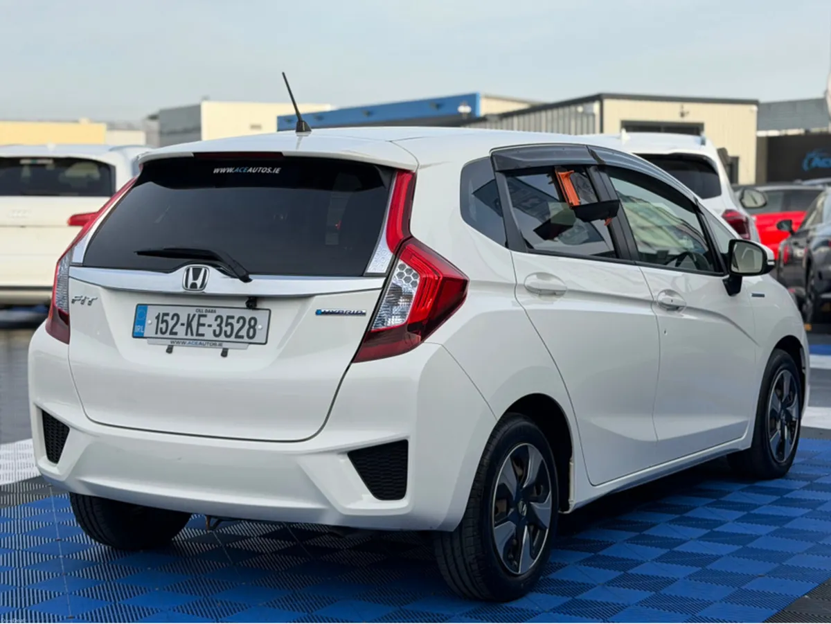 Honda Fit GP5 1.5 PETROL HYBRID - AUTO - 12M WARRA - Image 2