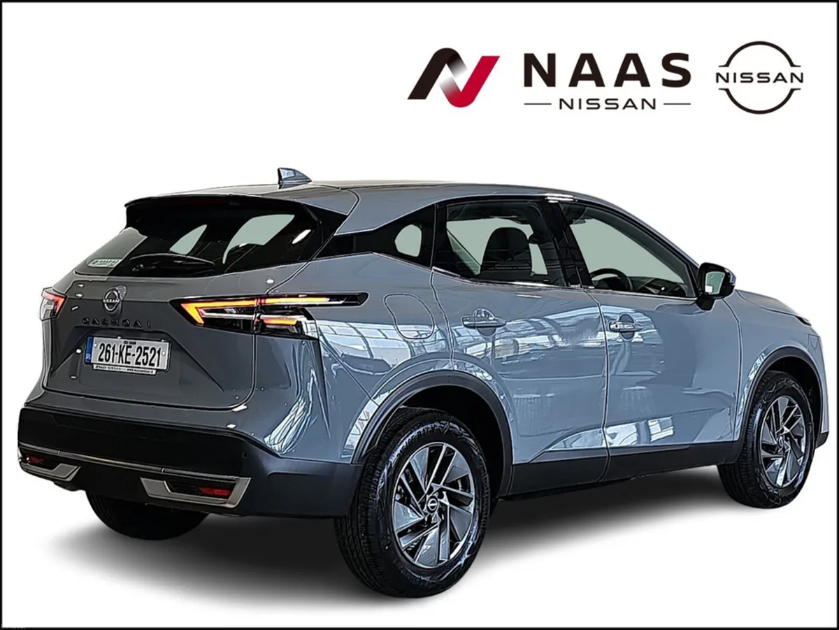 Nissan Qashqai 1.3 MHEV SV MY24 4DR - Image 4