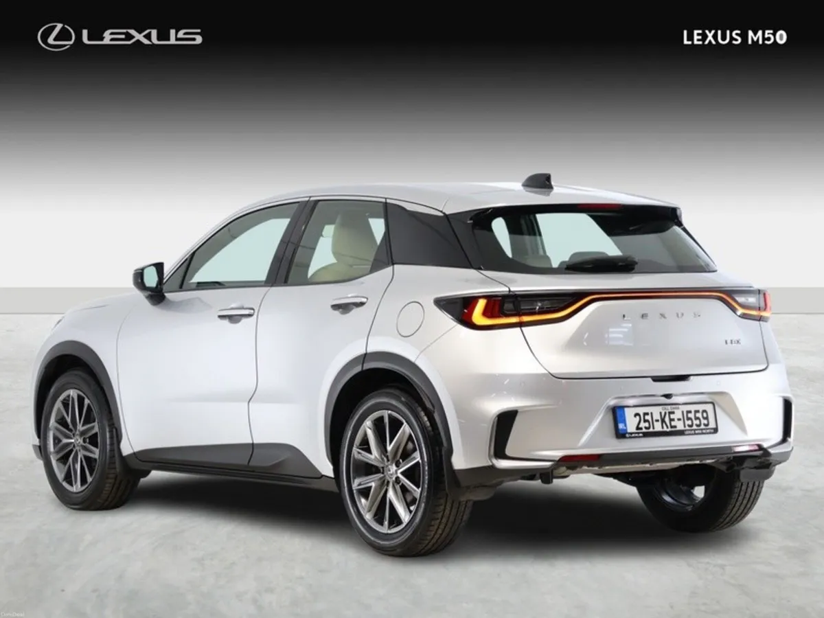 Lexus LBX Elegant - Image 2