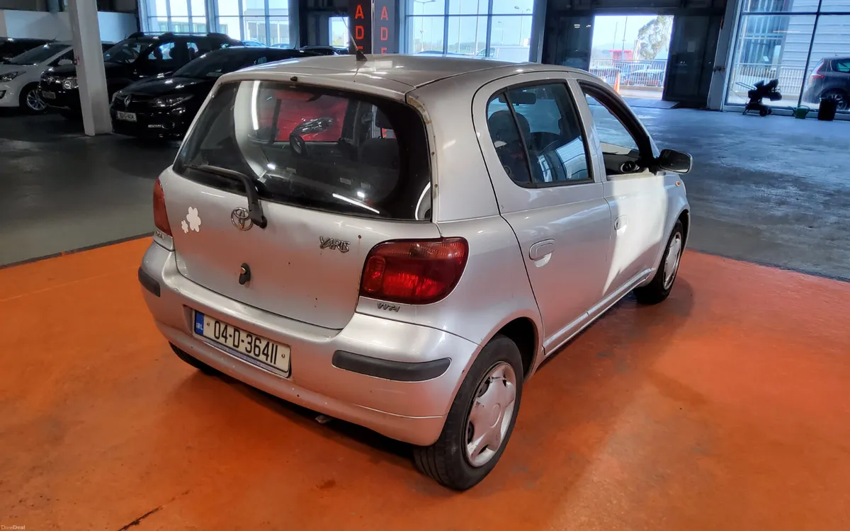 Toyota Yaris 2004 - Image 4
