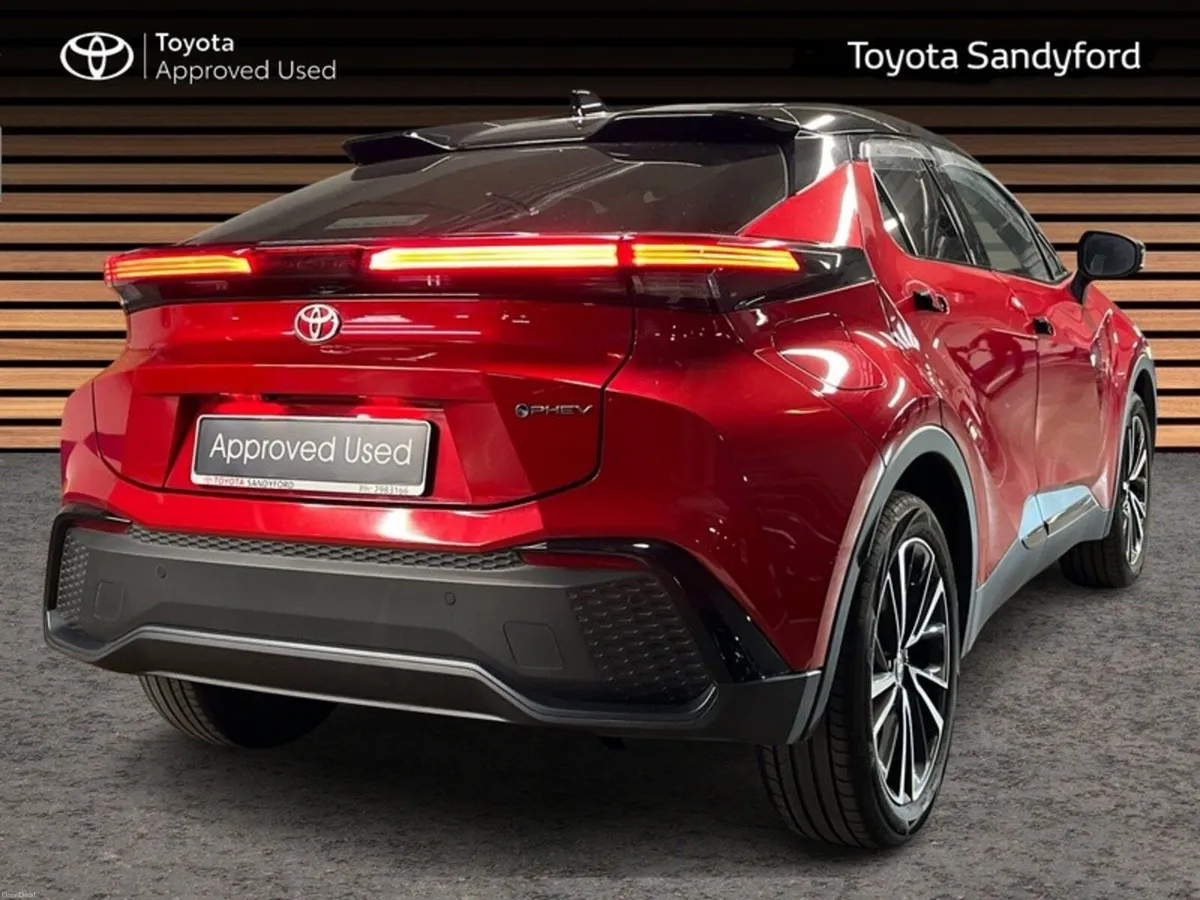 Toyota C-HR TOP SPEC SOL C-HR PHEV // PANORAMIC RO - Image 2