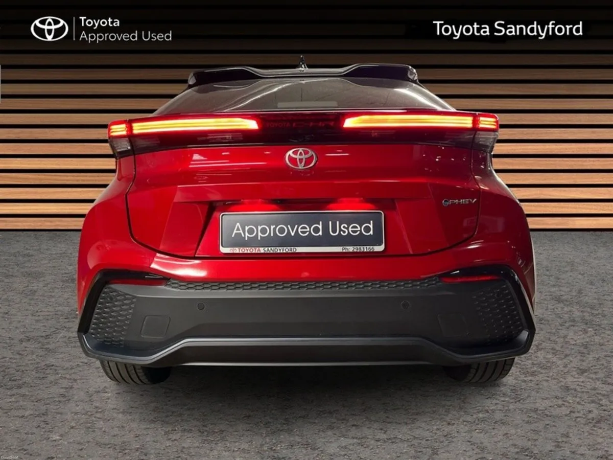 Toyota C-HR TOP SPEC SOL C-HR PHEV // PANORAMIC RO - Image 4