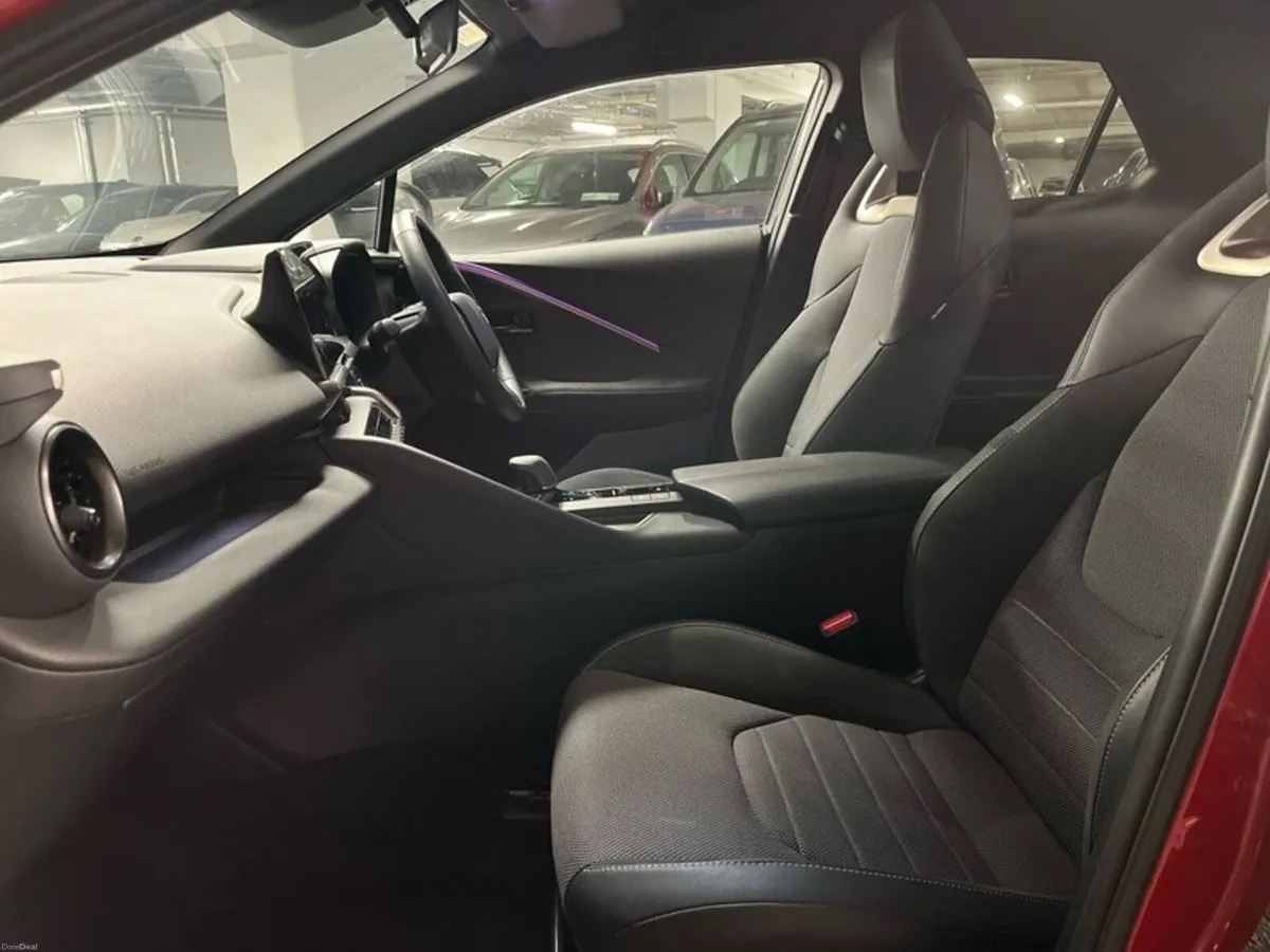 Toyota C-HR TOP SPEC SOL C-HR PHEV // PANORAMIC RO - Image 6